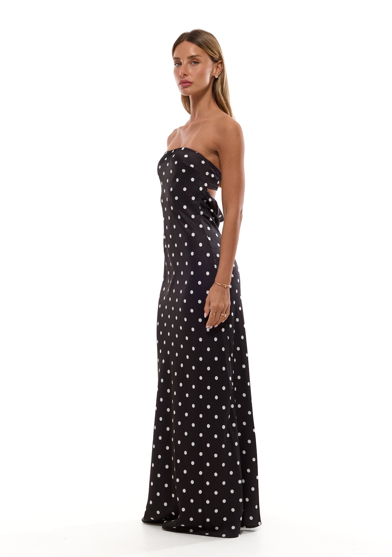 שמלת שארלוט | נקודות