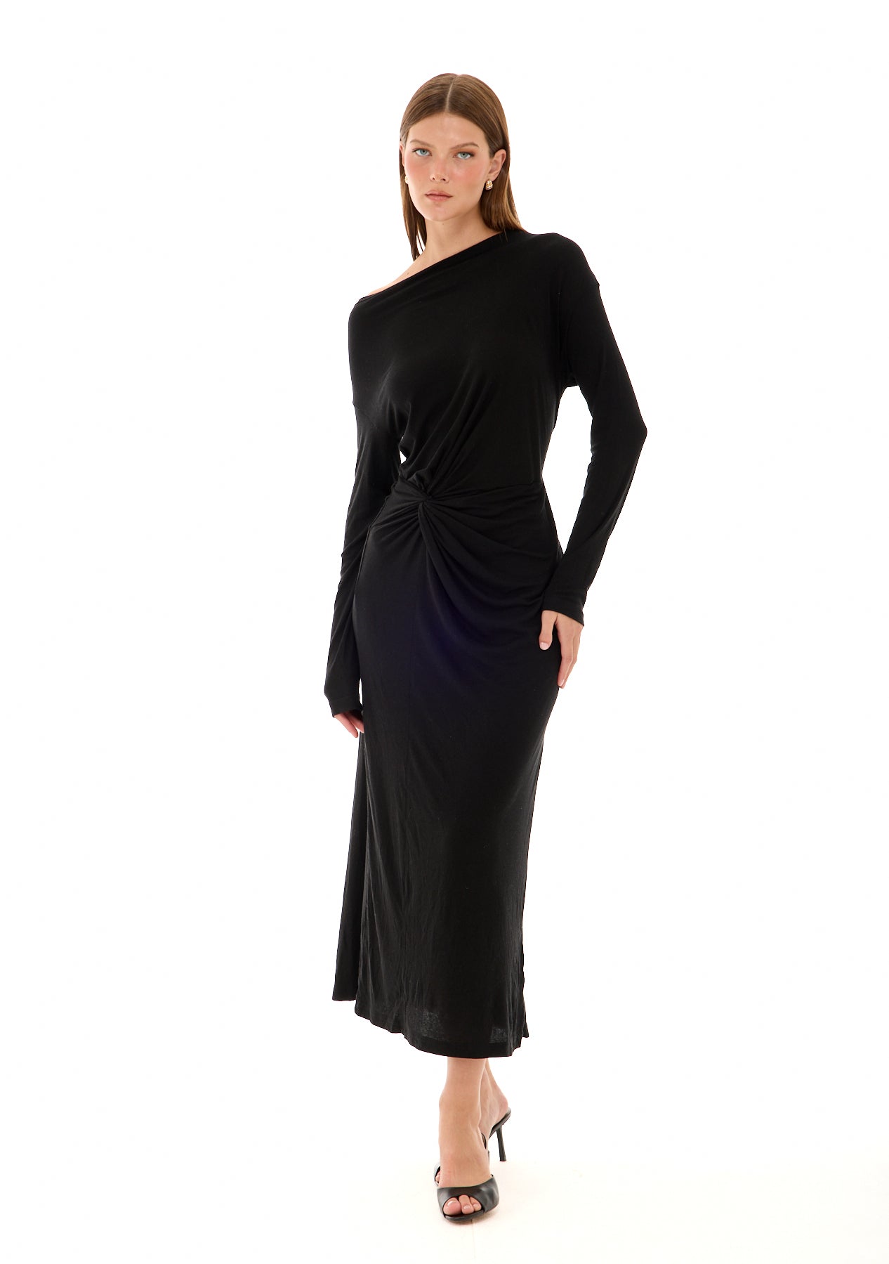 שמלת איווניקה