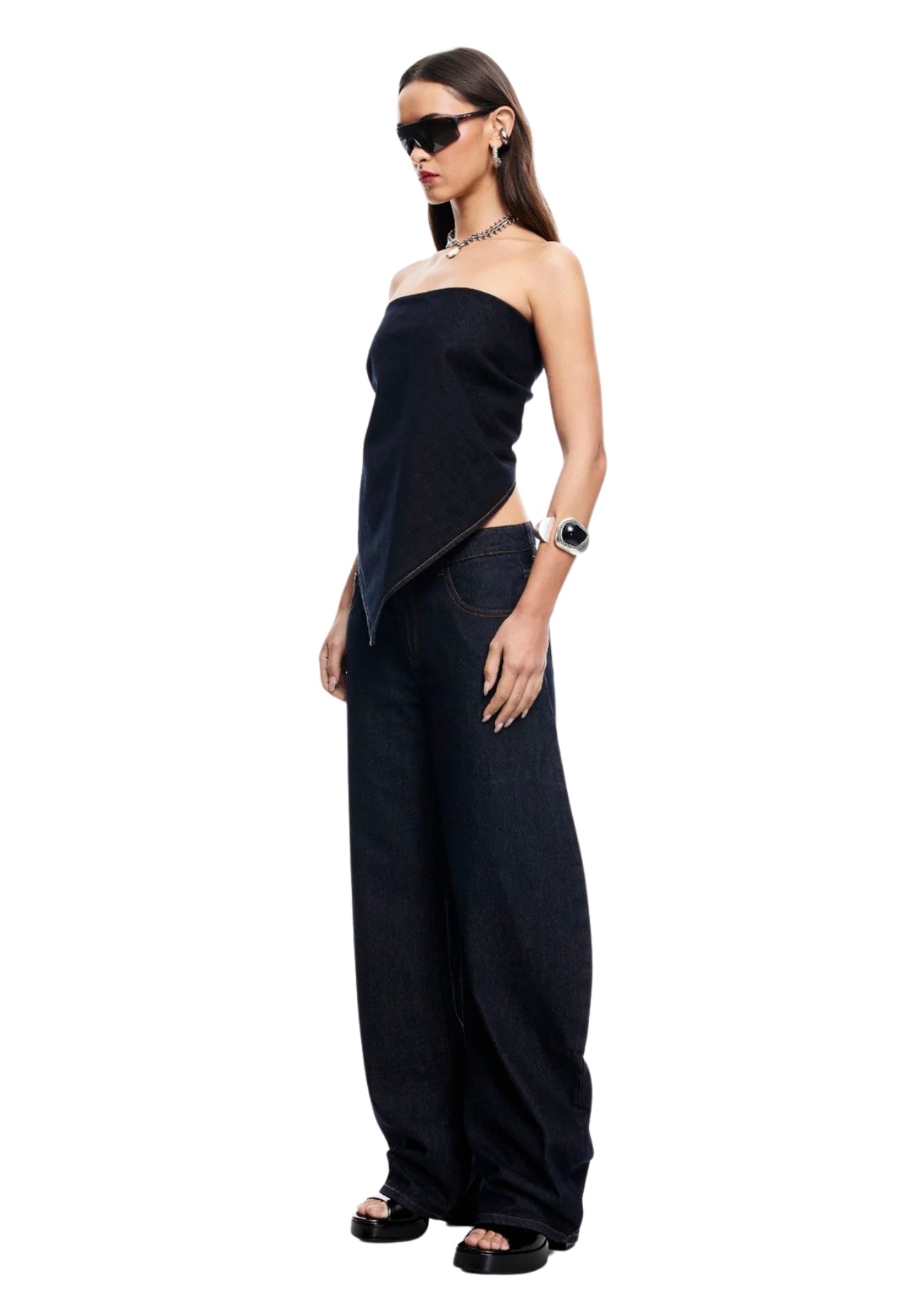 חולצת דסטין | ג'ינס כהה